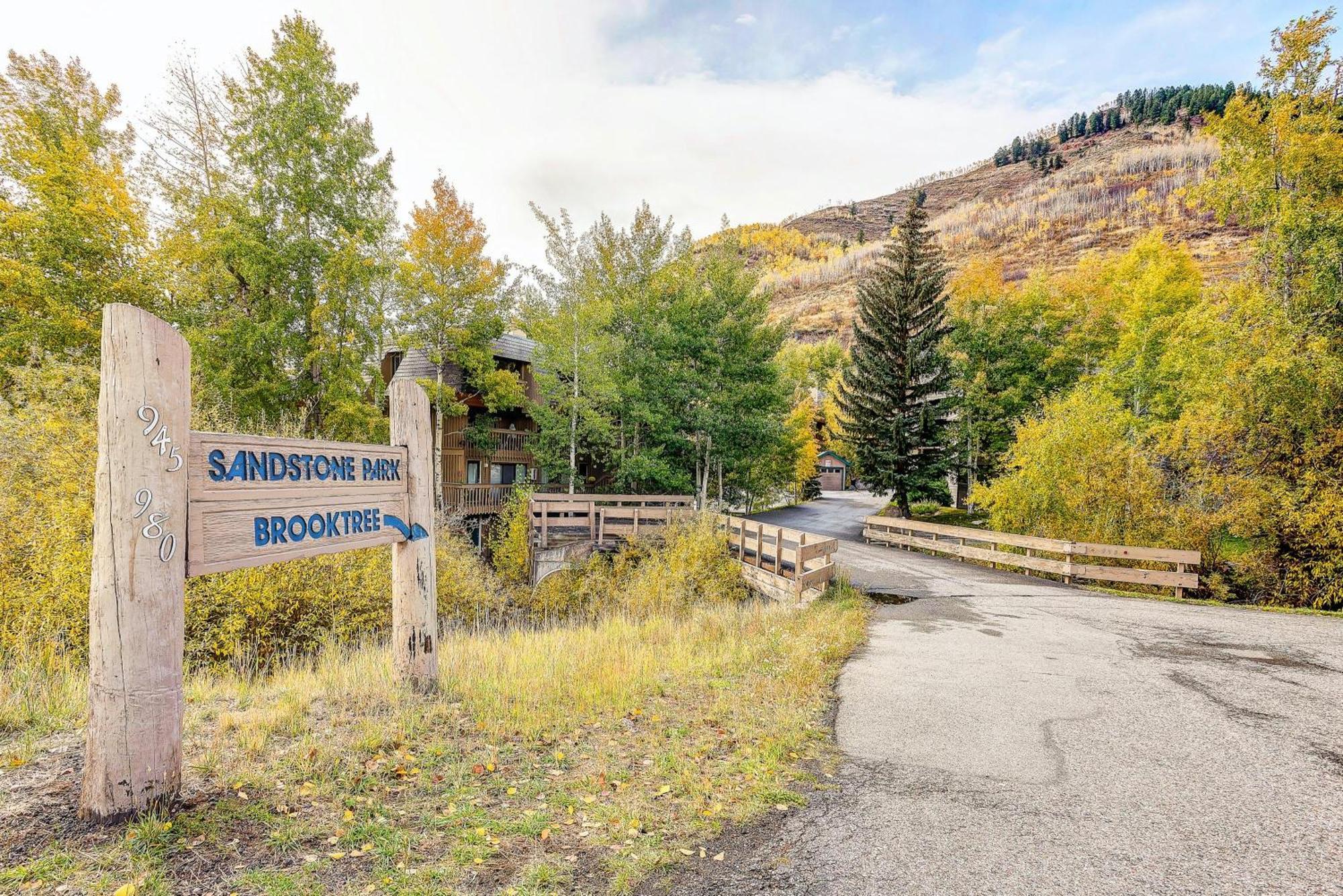 Peaceful Creek View From The Deck! Walk To Shuttle Villa Vail Buitenkant foto