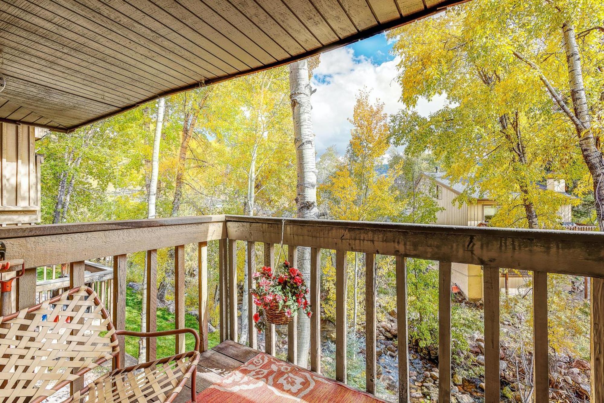 Peaceful Creek View From The Deck! Walk To Shuttle Villa Vail Buitenkant foto